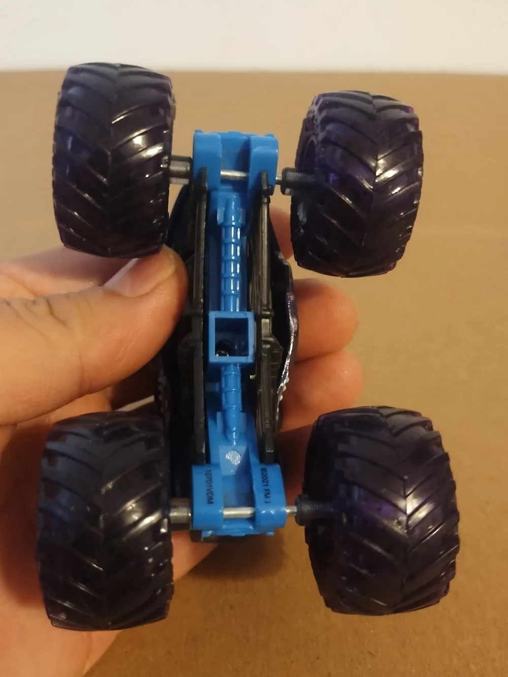 Spin Master Monster Jam Gears Galaxies Monster Mutt Dalmatian Purple 1:64